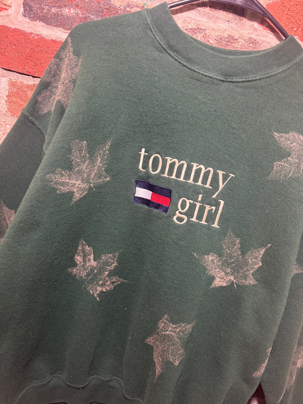 Tommy Girl Leaf Crew